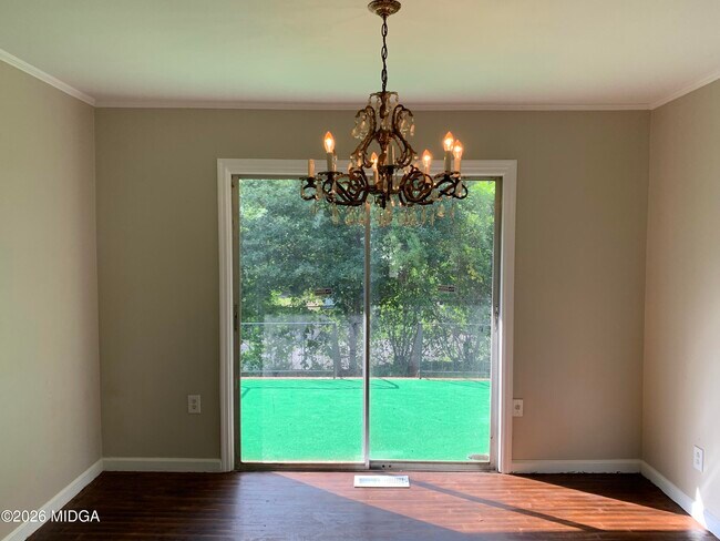 Foto del edificio - 3240 Commodore Dr