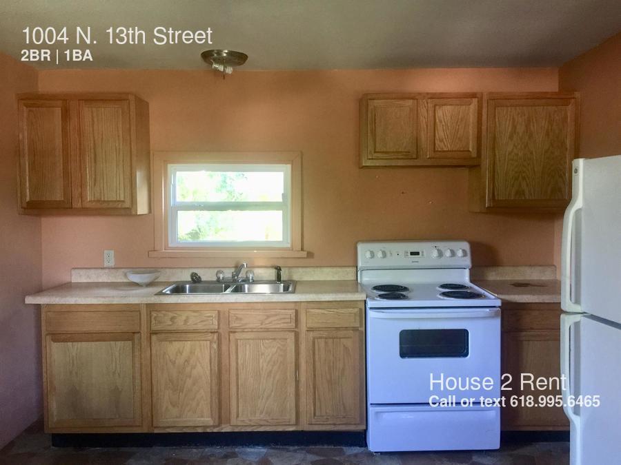 Building Photo - 1004 N 13th St