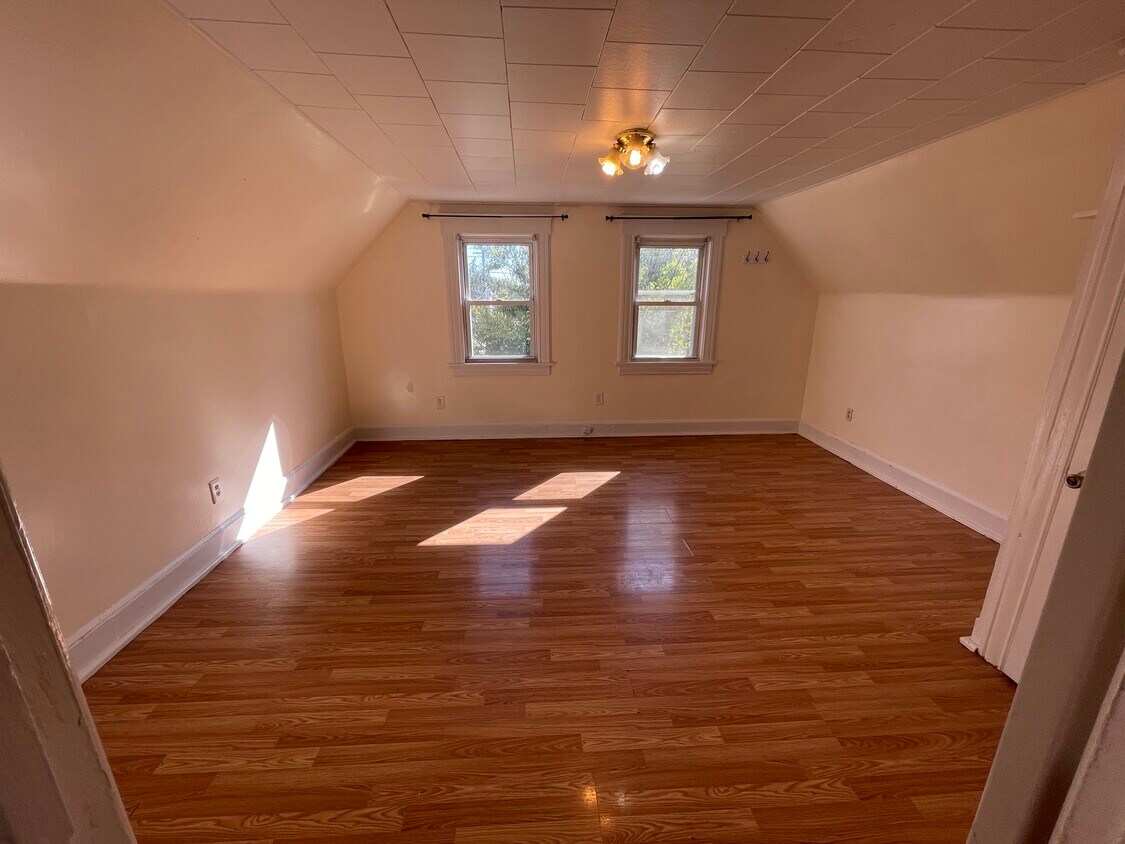 Master Bedroom - 168 Main St