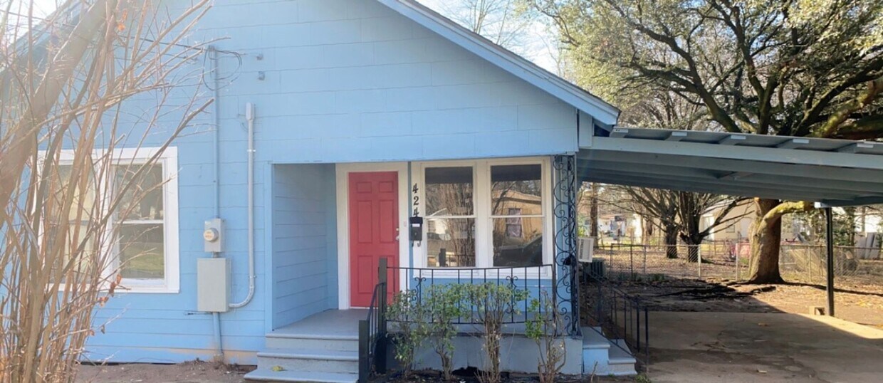 Primary Photo - 1/2 off First Month's Rent plus $50 Amazon...