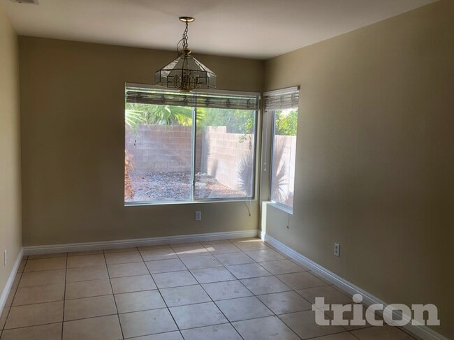 Foto del edificio - 6941 Wine River Dr