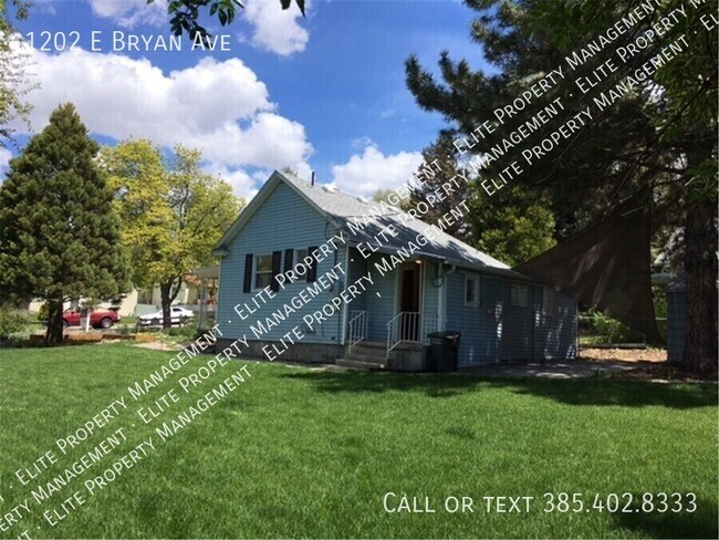 Foto del edificio - 1202 Bryan Ave