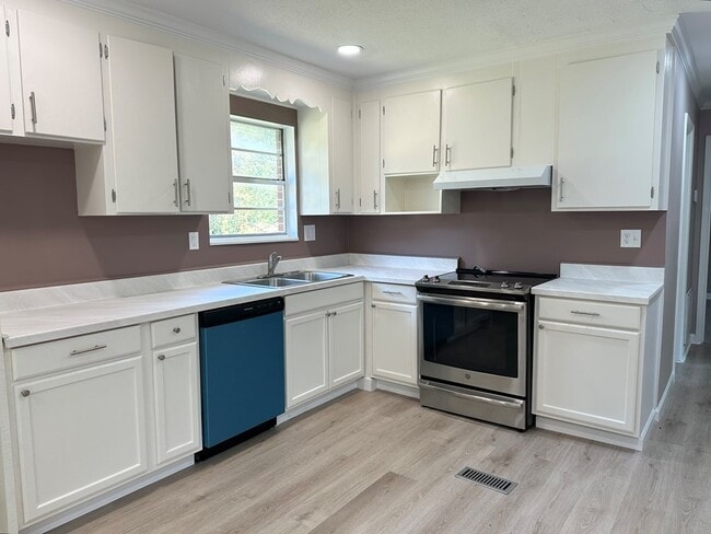 Building Photo - 1138 Philema Rd S