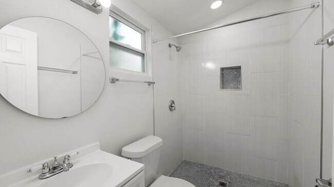 Foto del edificio - Affordable 3/1.5 West Tampa Home