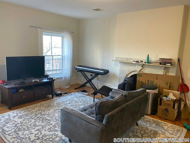 Foto del edificio - 658 Massachusetts Ave