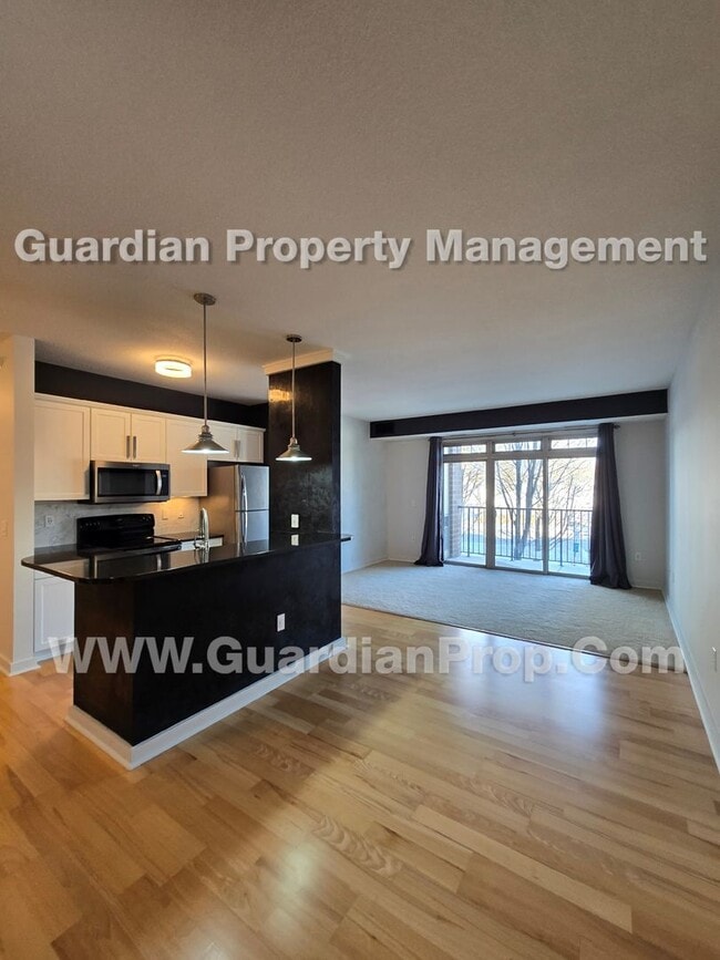 Building Photo - St Louis Park Condo, Heated Garage Space Included, Dishwasher, In Unit Laundry