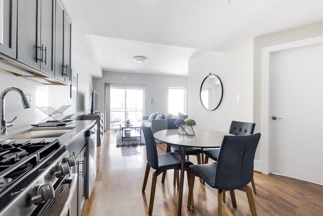 Vida moderna de concepto abierto - Tilden Hall Apartments