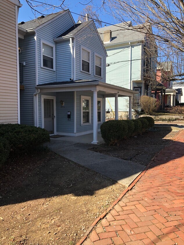 Primary Photo - 816 Rubel ave. unit a