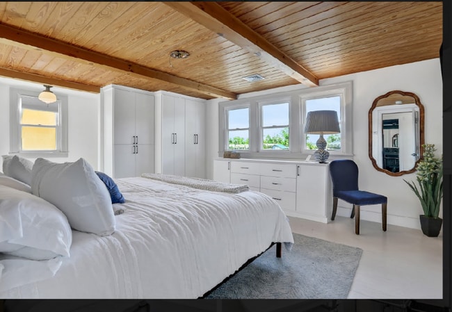 Building Photo - 126 Lighthouse Dr