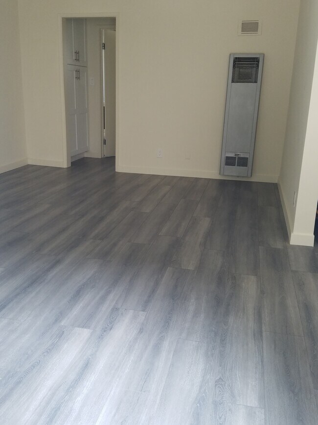 Living Room - 91 N Mar Vista Ave