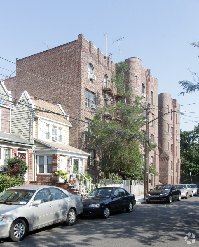 Primary Photo - 848 E 28th St