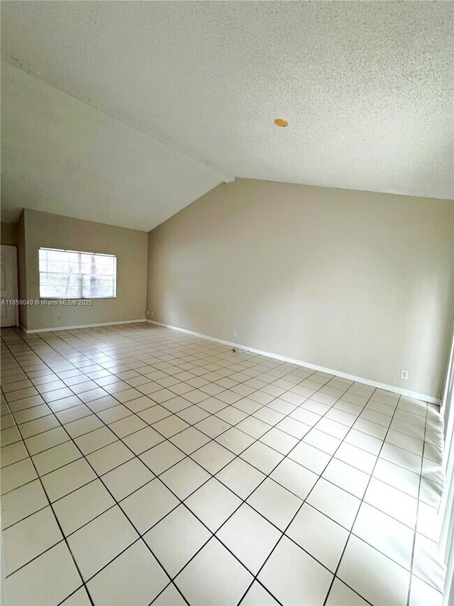 Foto del edificio - 7025 W Sunrise Blvd