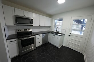 Building Photo - 1640 W Northwest Blvd