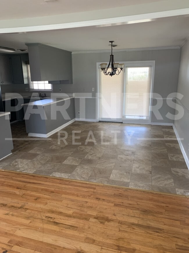 Foto del edificio - 3333 Carter Hill Rd