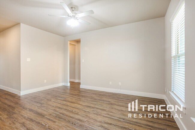 Building Photo - 10304 Ft Teran Trl