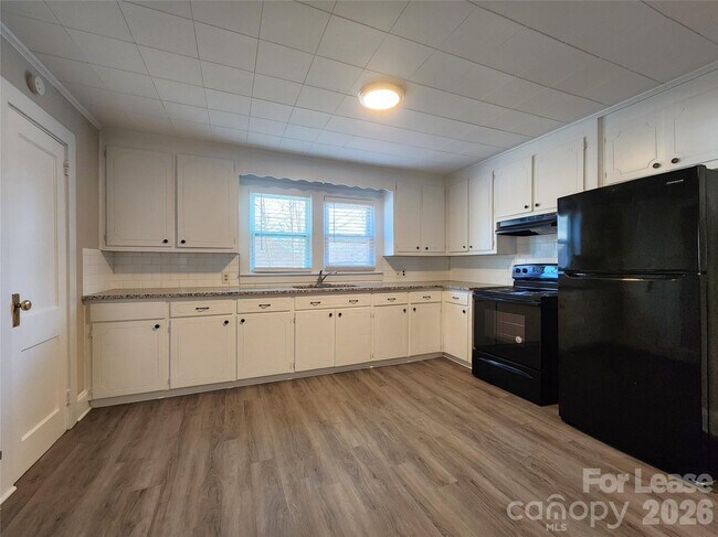 Foto del edificio - 29 Willowbrook Dr NW