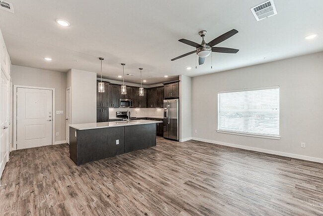 Foto del edificio - Limited-Time Offer: 2 Weeks Free on Modern...