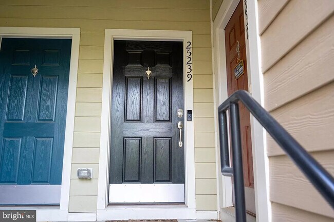 Segundo piso - Exterior - 25239 Laureldale Ter