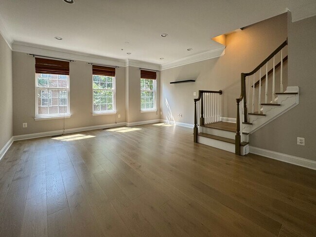Building Photo - 11807 Regents Park Dr