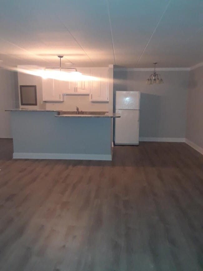 kitchen - 16 E Old Willow Rd