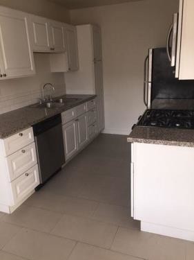 Foto del edificio - 7825 Duchess Drive