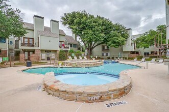 Building Photo - 3101 Sondra Dr