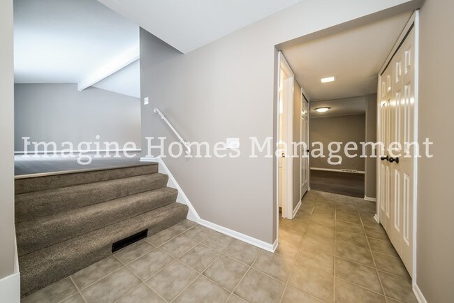 Foto del edificio - 33290 Cromwell Dr