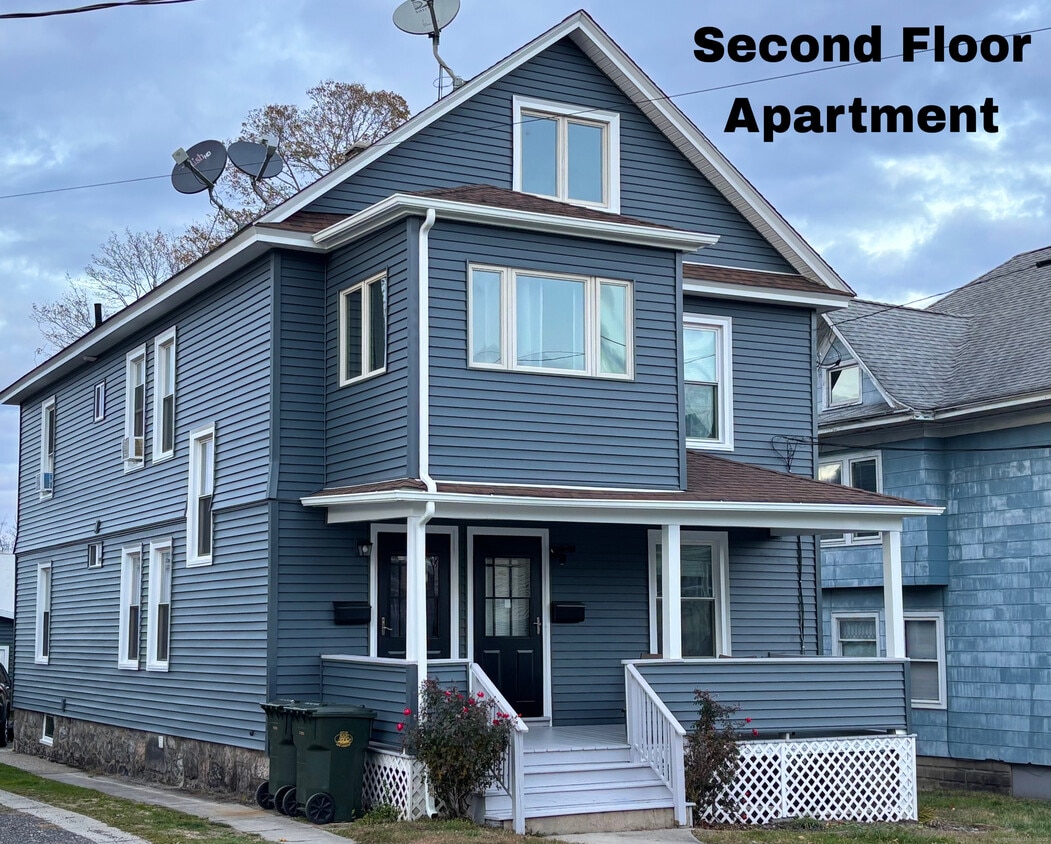 Primary Photo - 19 Darrow St