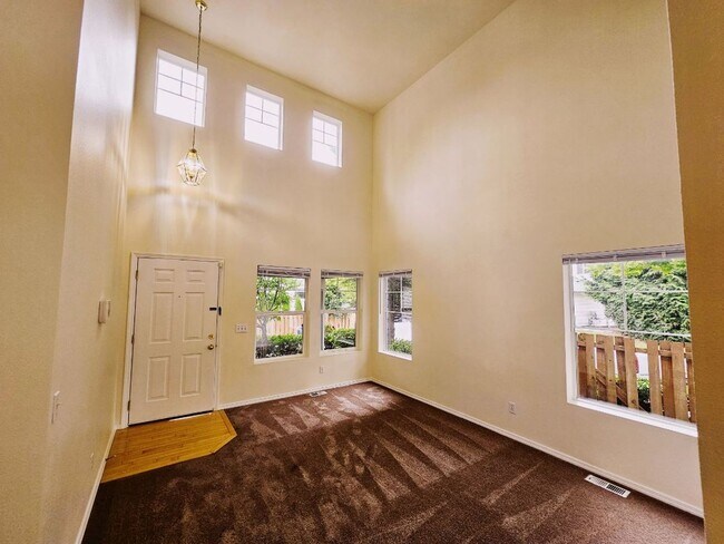 Foto del edificio - 3 Bed + Bonus Room 2.5 Bath Home Snohomish