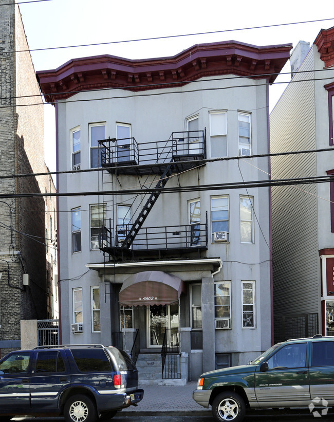 Foto del edificio - 4606 Park Ave