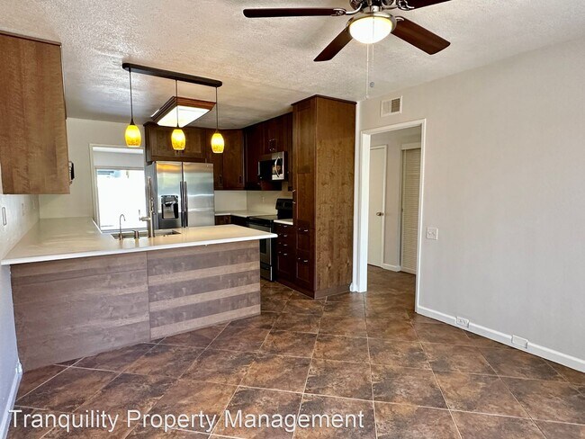 Building Photo - 3 br, 2.5 bath House - 3266 Loma Riviera