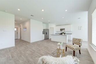 Building Photo - 1806 Laguna Wy Building Photo - 1806 Laguna Wy