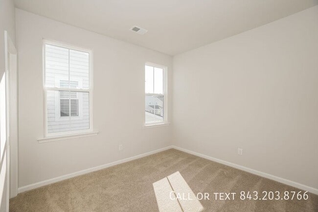 Building Photo - 1004 Yucca St