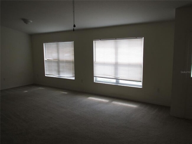 Foto del edificio - 4565 Fairlane Dr