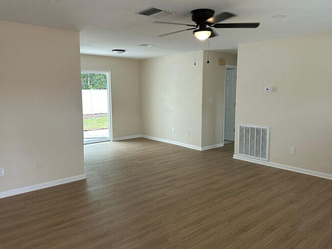 Building Photo - Completely Remodeled Single Family Home!!!