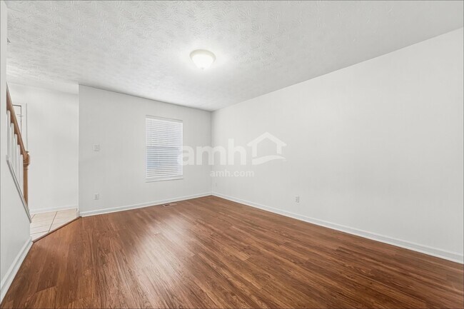 Foto del edificio - 5942 Katrina Ln