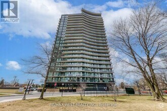 Building Photo - 1461-1461 Lawrence Ave W