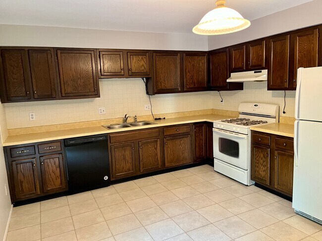 Building Photo - 217 Eisenhower Dr