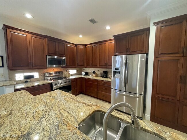 Building Photo - 10675 Avila Cir