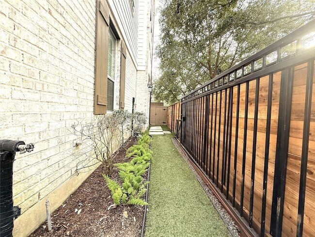 Foto del edificio - 620 Rutland St