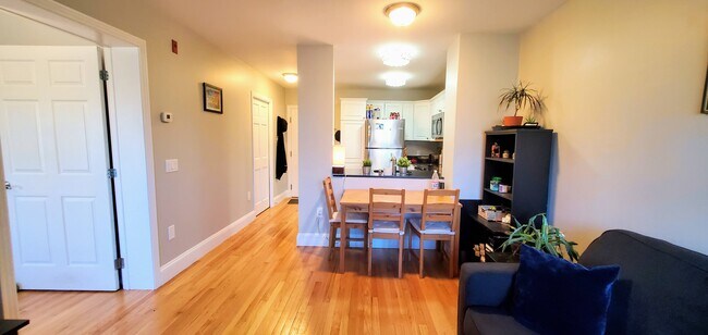 Foto del edificio - 145 Bennington St