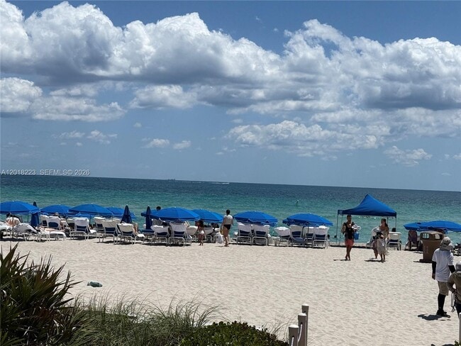 Foto del edificio - 17201 Collins Ave