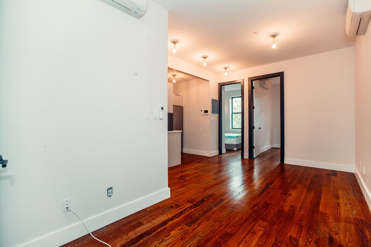 Foto principal - 1148 Pacific St