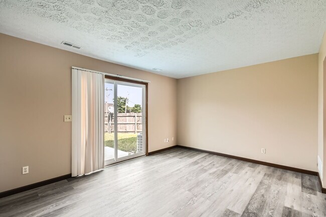 Building Photo - 6164 Fortin Ct