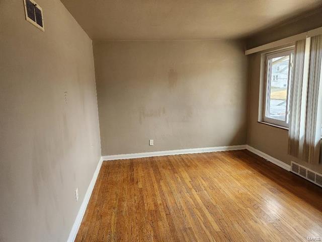 Building Photo - 8332 Orchard Ave