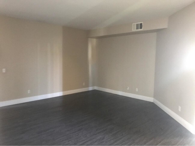Building Photo - 12400 Honeybear Ln