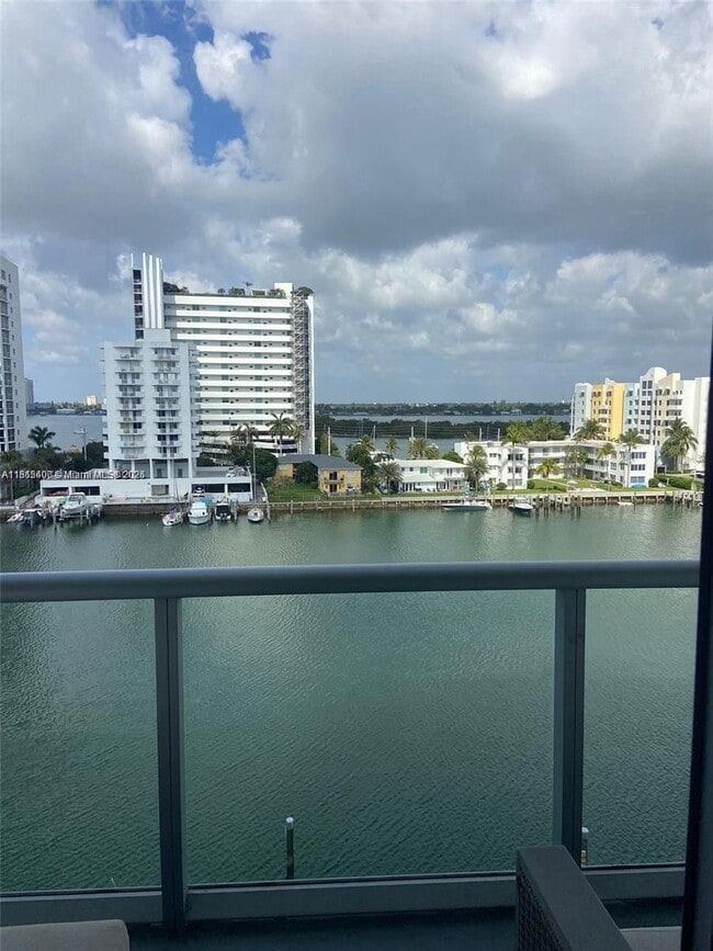 Foto del edificio - 7928 East Dr