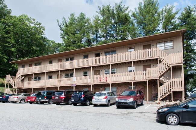 Building Photo - Highly Sought After Downtown Condo