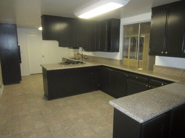 Building Photo - 5530 Wentworth Dr