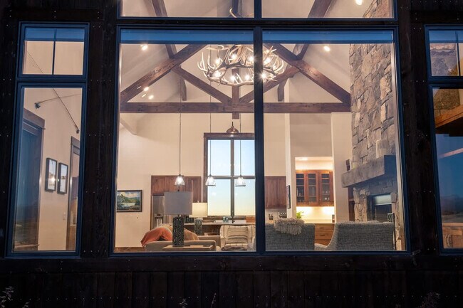 Foto del edificio - 2406 Tamarack Trail